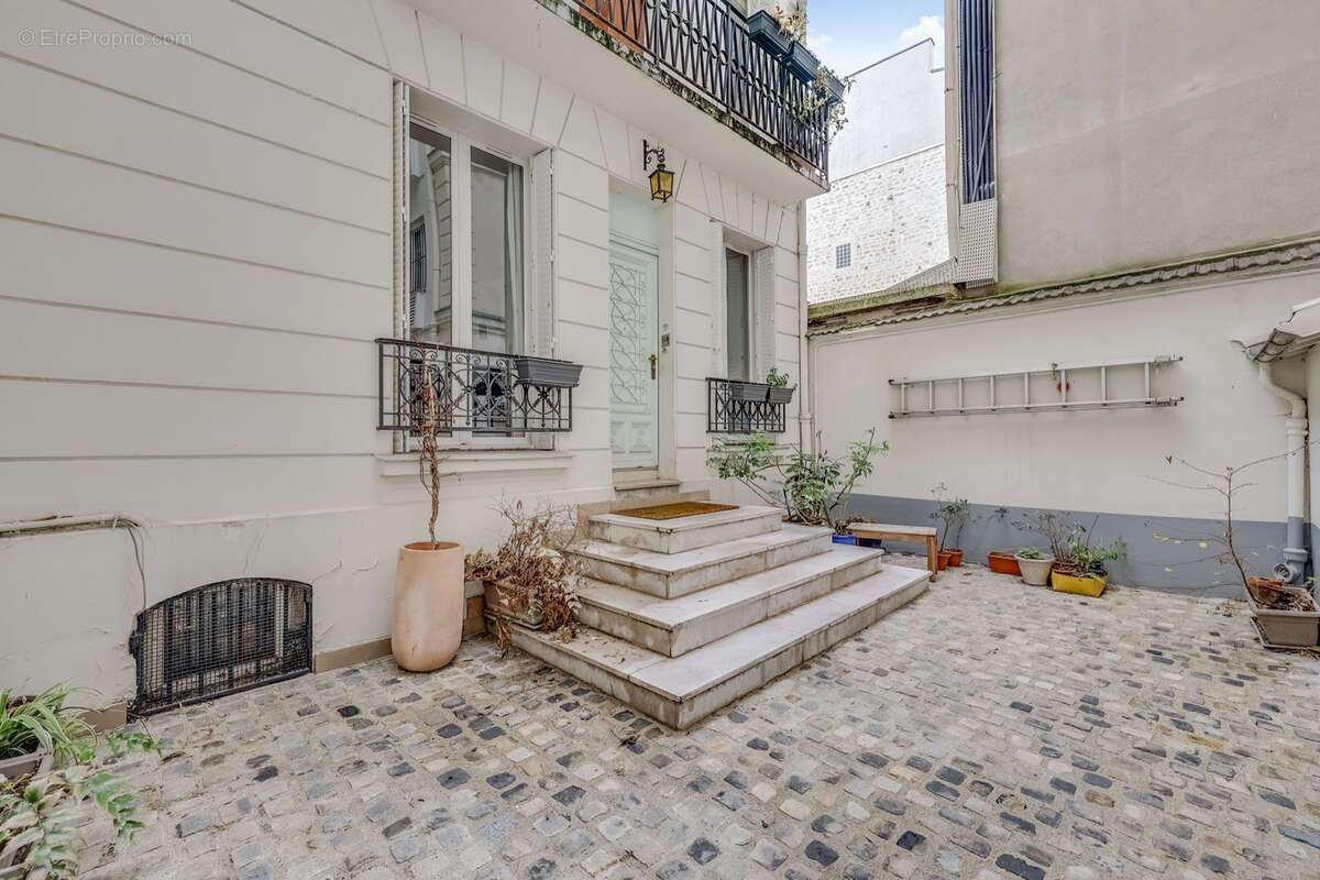 Maison à PARIS-17E