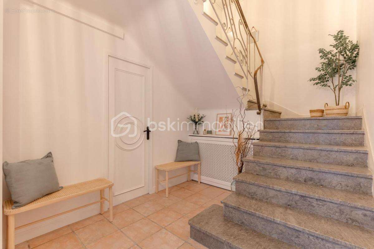 INVESTISSEURS  Maison en Co-Living 250m² avec 10 Chambres Louées à des Étudiants - photo 5