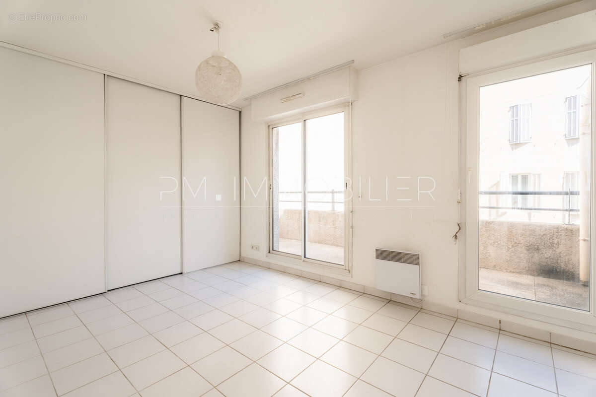 Appartement à MARSEILLE-5E