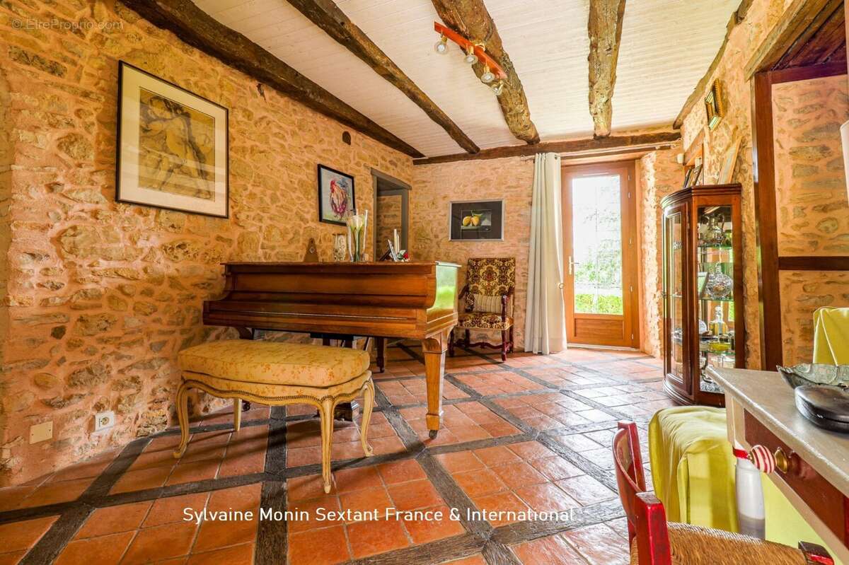 Superbe domaine de caractère du XVIIIe siècle sur 4 hectares avec piscine, maison d'amis et dépendances - photo 8