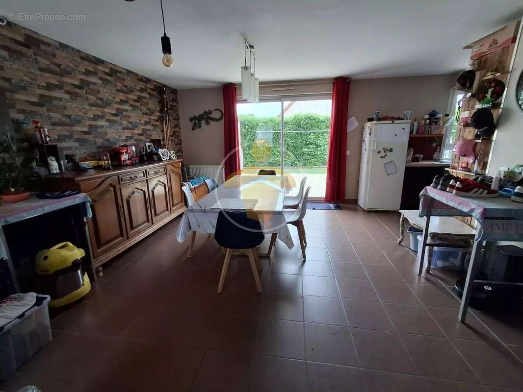 Maison à MEZIERES-SUR-OISE