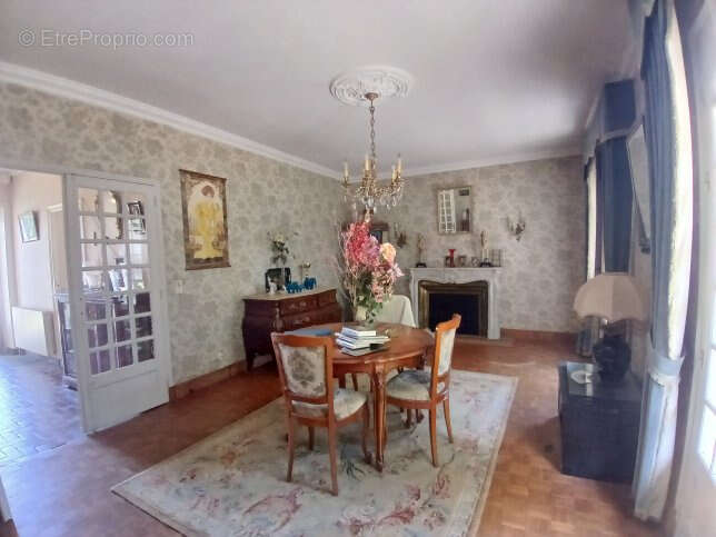 Maison en pierre plein pied, proche des commodités et de la - photo 6