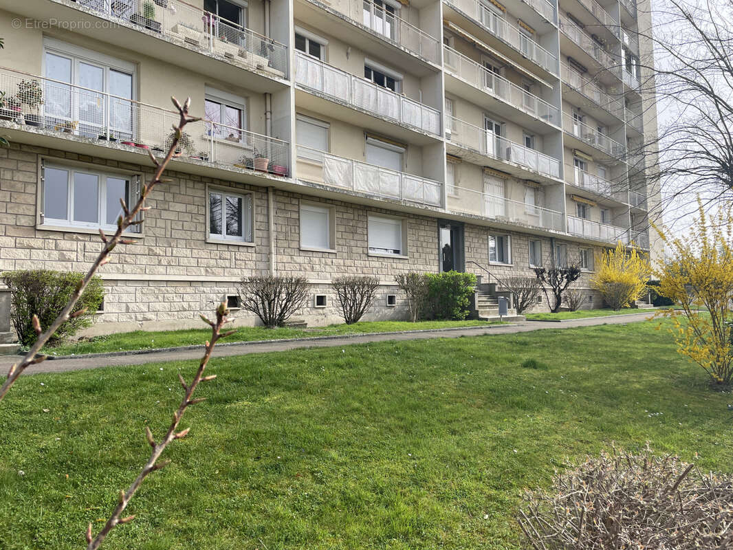 Appartement à SAINT-ANDRE-LES-VERGERS