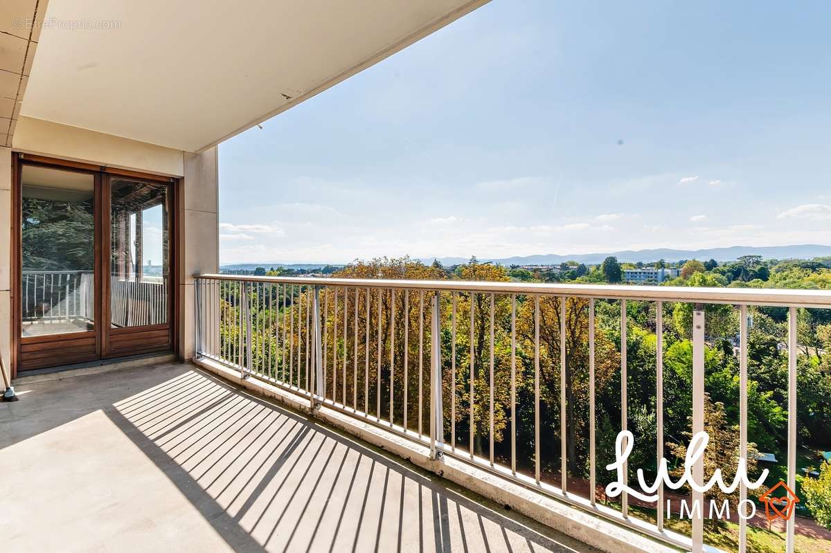 T6 de 135m2 - Ecully avec deux terrasse. - photo 6
