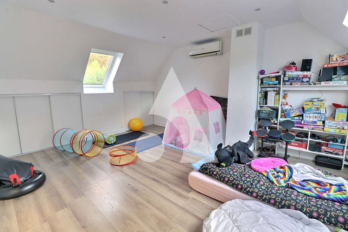 Maison à MERY-SUR-OISE