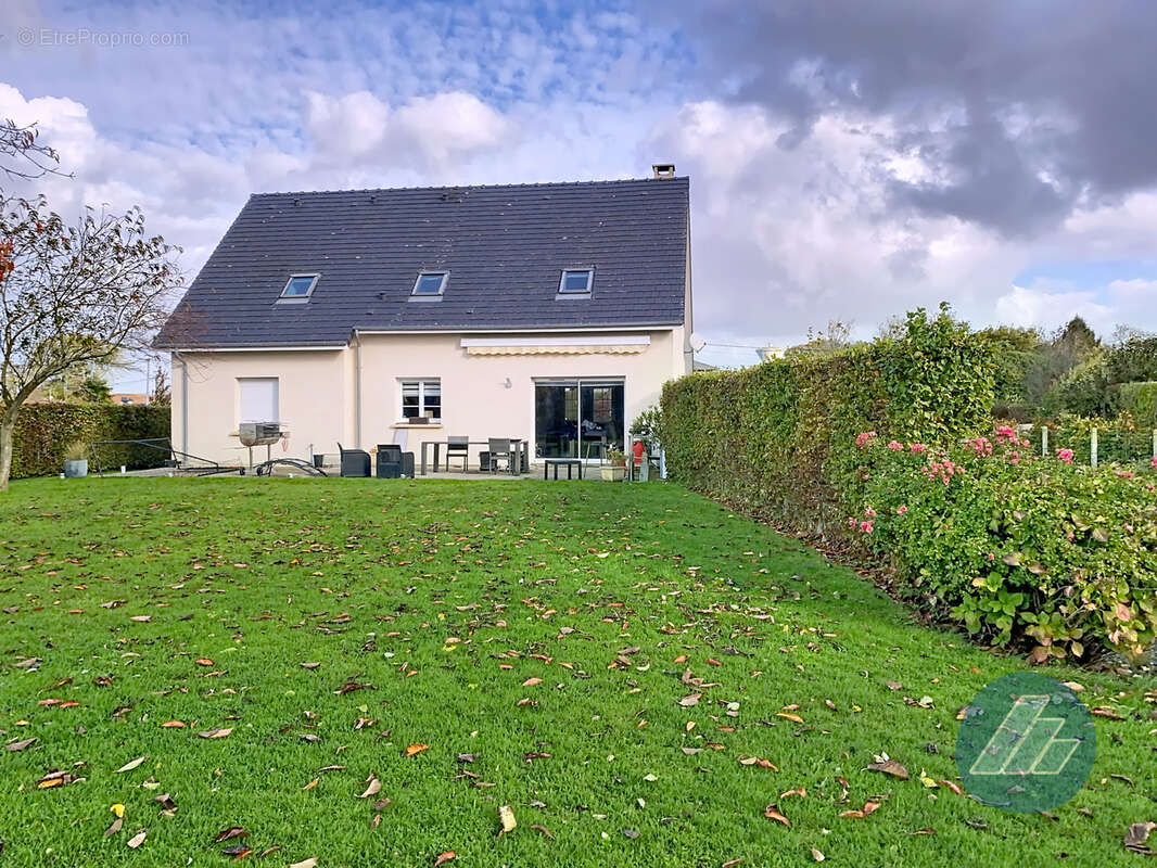 Maison à TOURS-EN-VIMEU