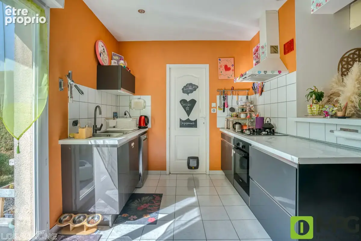 VILLENEUVE SUR LOT, maison de plain pied, 3 chambres, garage, jardin avec piscine hors sol - photo 4