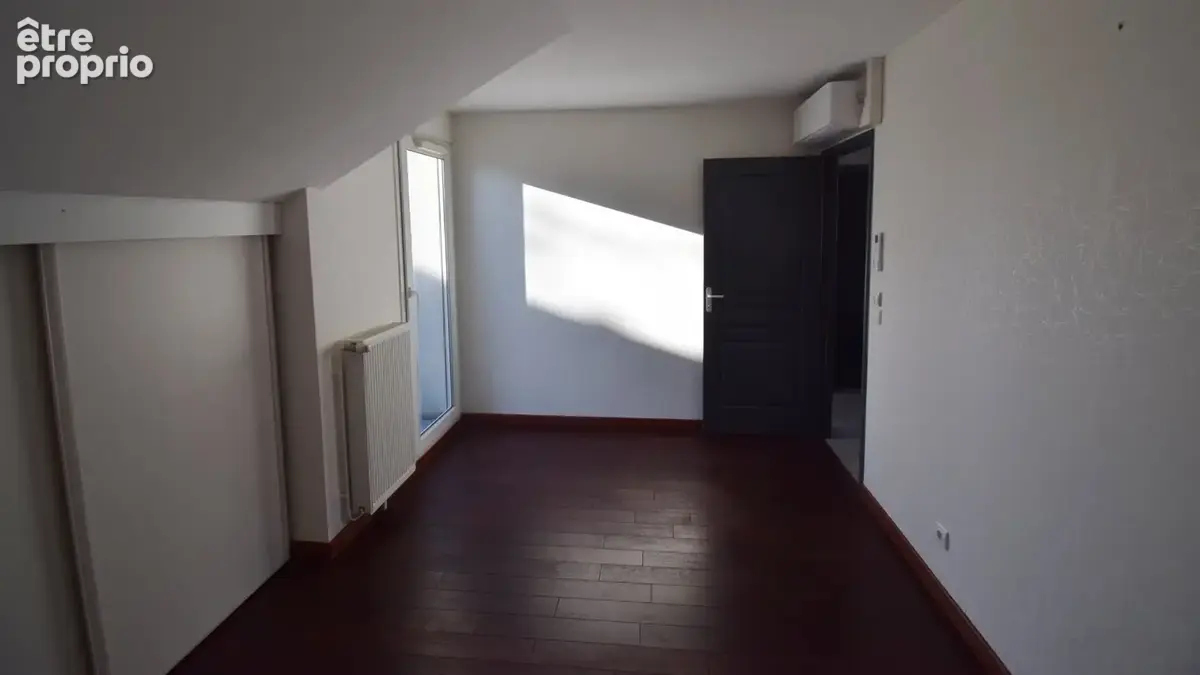 À VENDRE - QUARTIER JEANNE D'ARC - Appartement T5 111,90 m² au dernier étage - photo 13