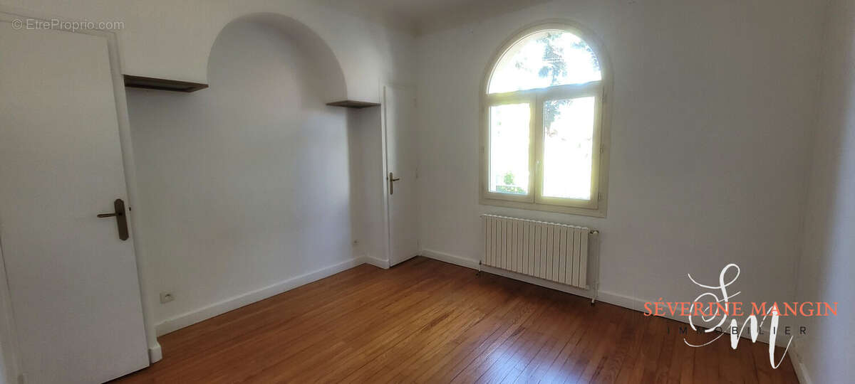 Maison 187 m² à Romans-Sur-Isere  - photo 9