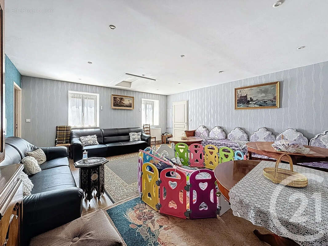 Maison à MIREBEAU-SUR-BEZE