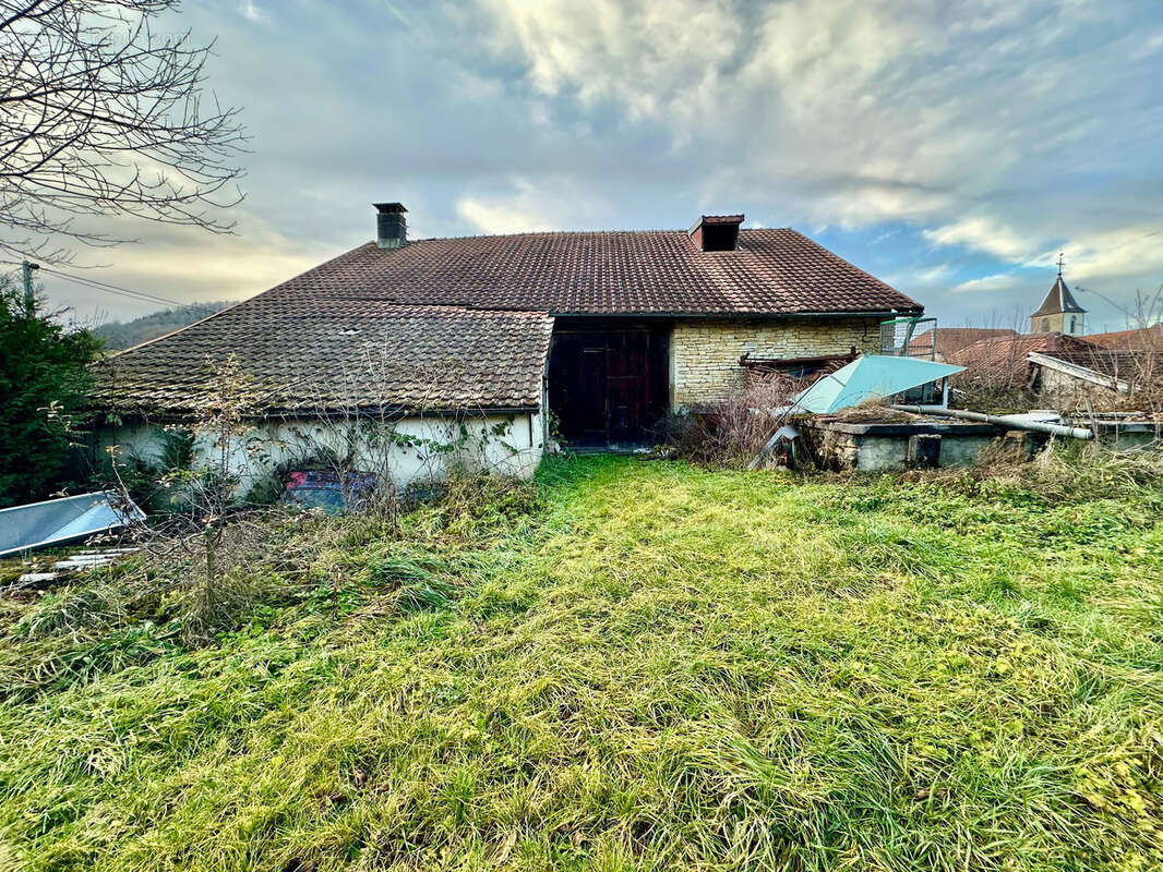 Maison à VERNOIS-LES-BELVOIR