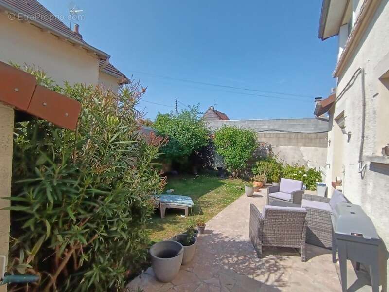 Maison à MONDEVILLE