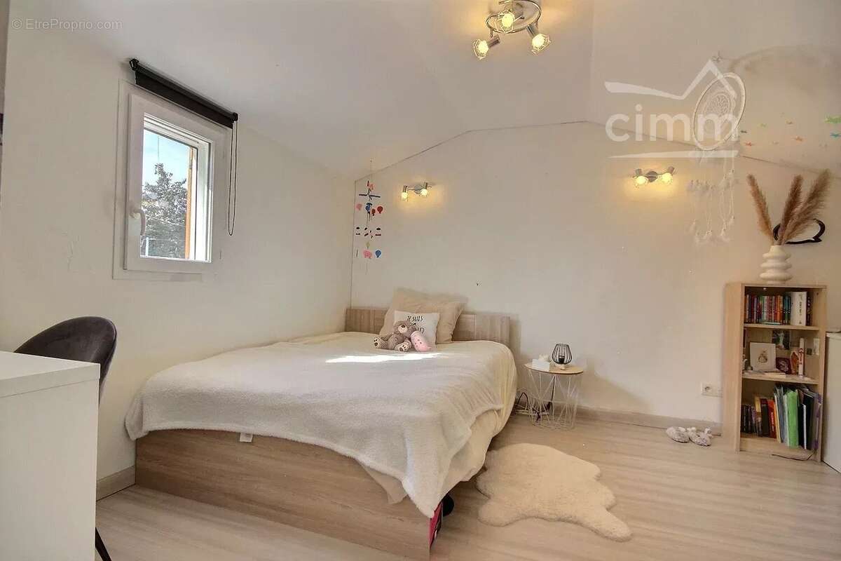 Maison à MONTELIMAR