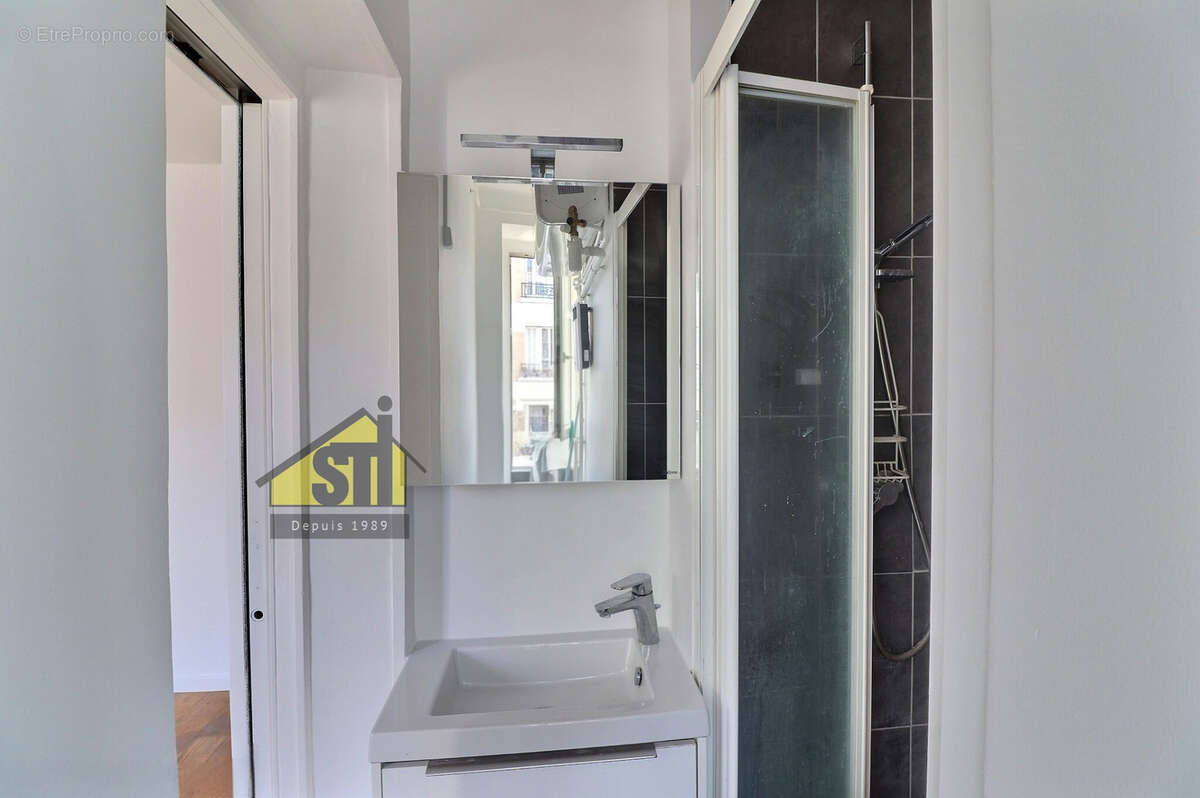 Appartement à PARIS-14E