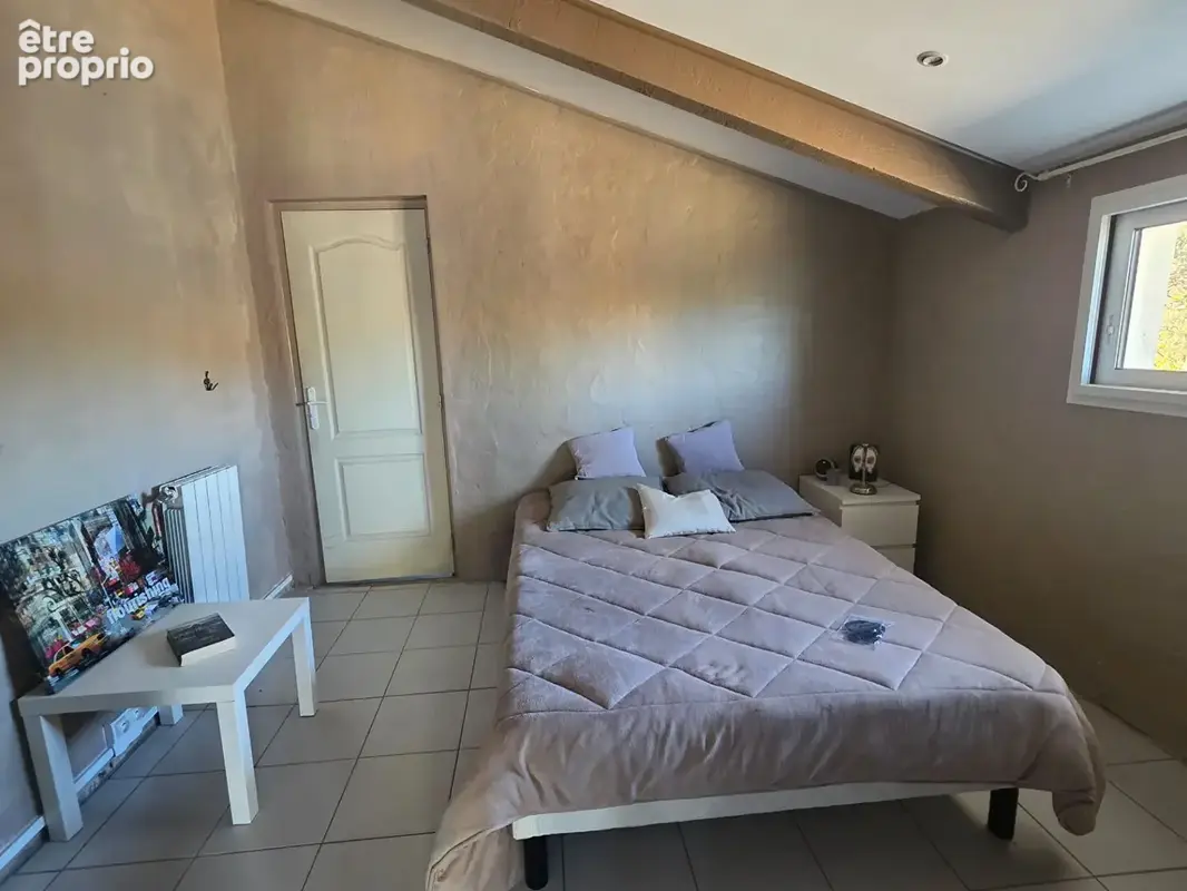 Maison avec piscine et terrain plat de 1630 m² - photo 7