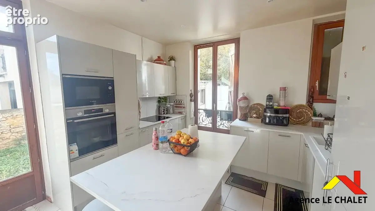Charmant pavillon en meulière de 118 m², 4 pièces, 3 chambres, avec grand jardin - photo 4