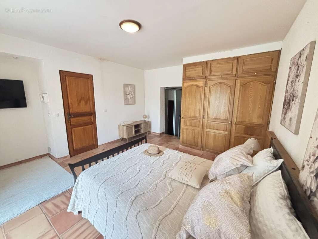 Maison à FIGANIERES