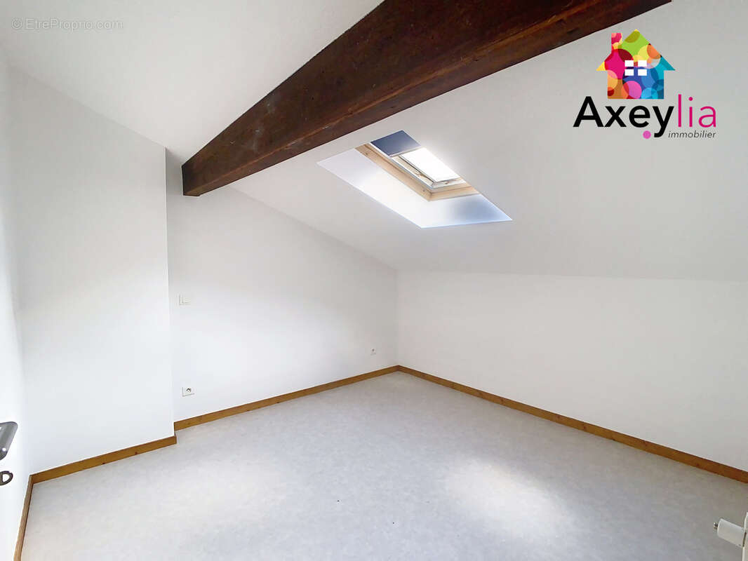 Appartement à LE COTEAU