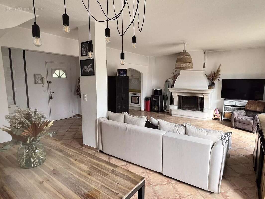 Maison à PLAN-DE-LA-TOUR