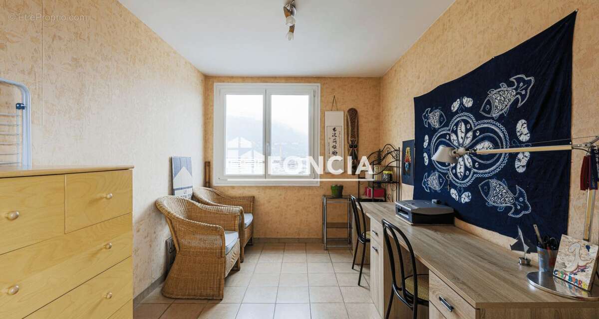 Appartement à SAINT-MARTIN-D'HERES