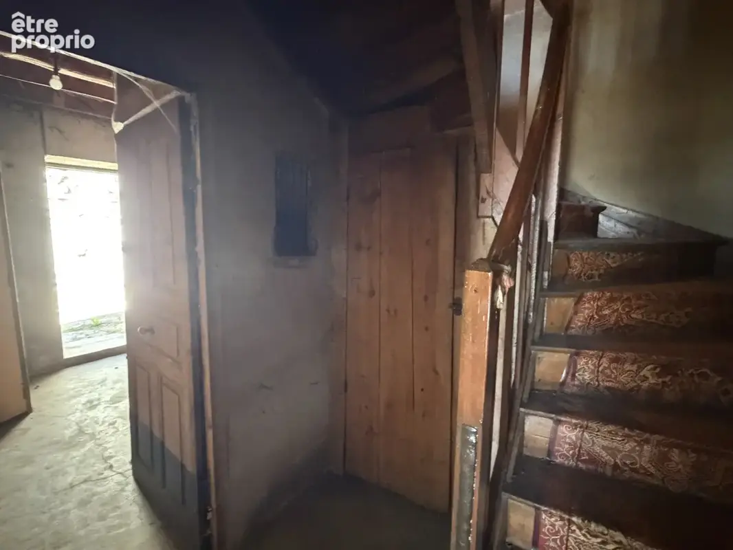 EXCLUSIVITE 144 : GR 65, Ancienne maison d'habitation à rénover sur l 'Aubrac. - photo 14