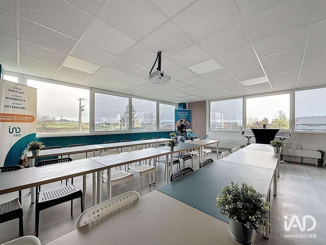 Photo 4 - Commerce à TAISSY