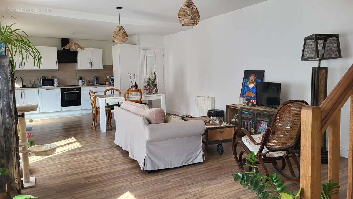 Appartement à PONT-DE-VEYLE