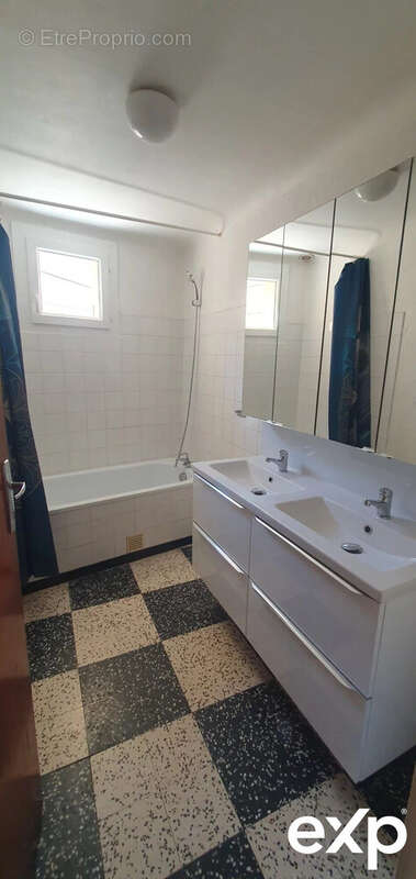 Maison à CORNEILHAN