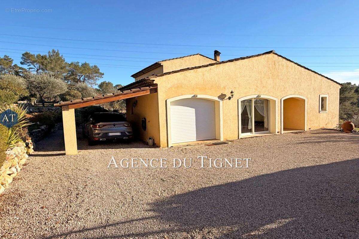 Maison à SAINT-CEZAIRE-SUR-SIAGNE