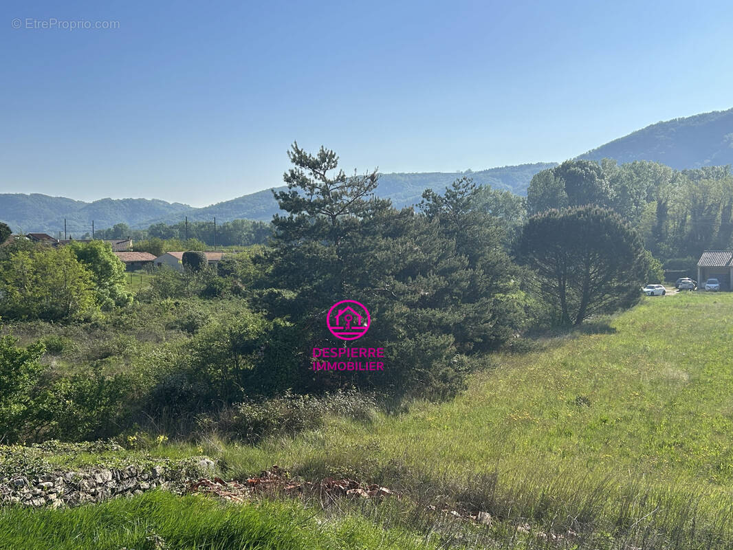 Terrain à ARRAS-SUR-RHONE