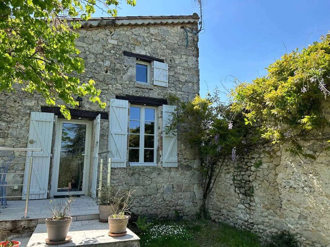 Maison de village traditionnelle, rénovée avec galerie indépendante ou local commercial à Beauville - photo 23
