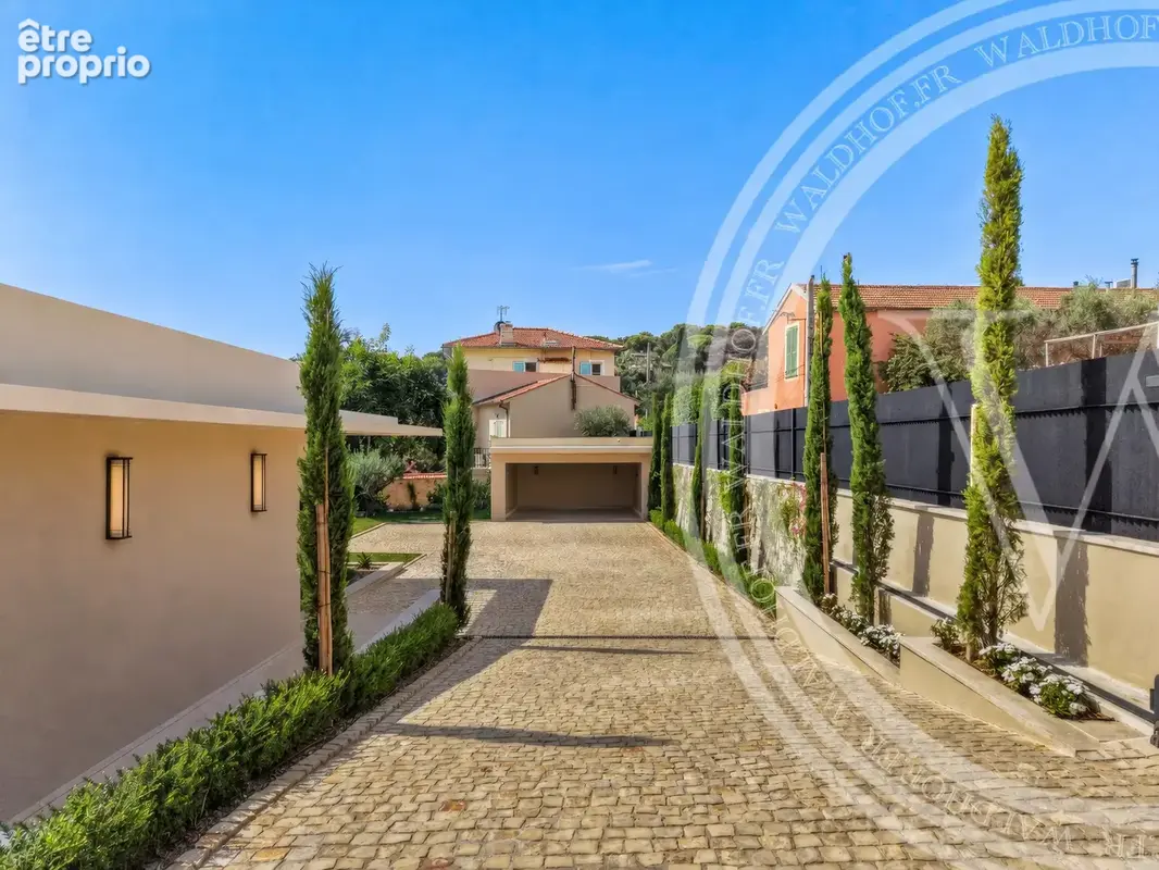 Villefranche-sur-Mer – Rade  Villa contemporaine exceptionnelle, vues sur la mer sur Cap Ferrat - photo 13