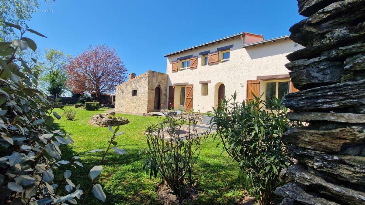 Maison à LE LOROUX-BOTTEREAU