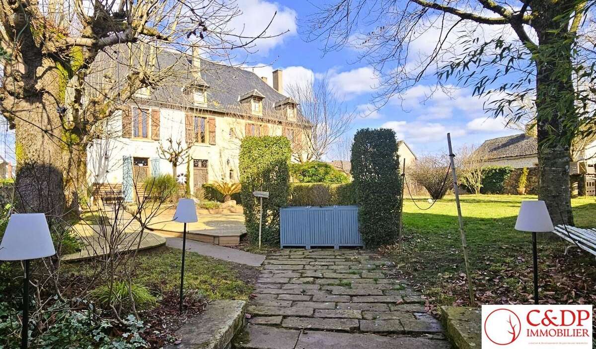 Maison à MONTBAZENS