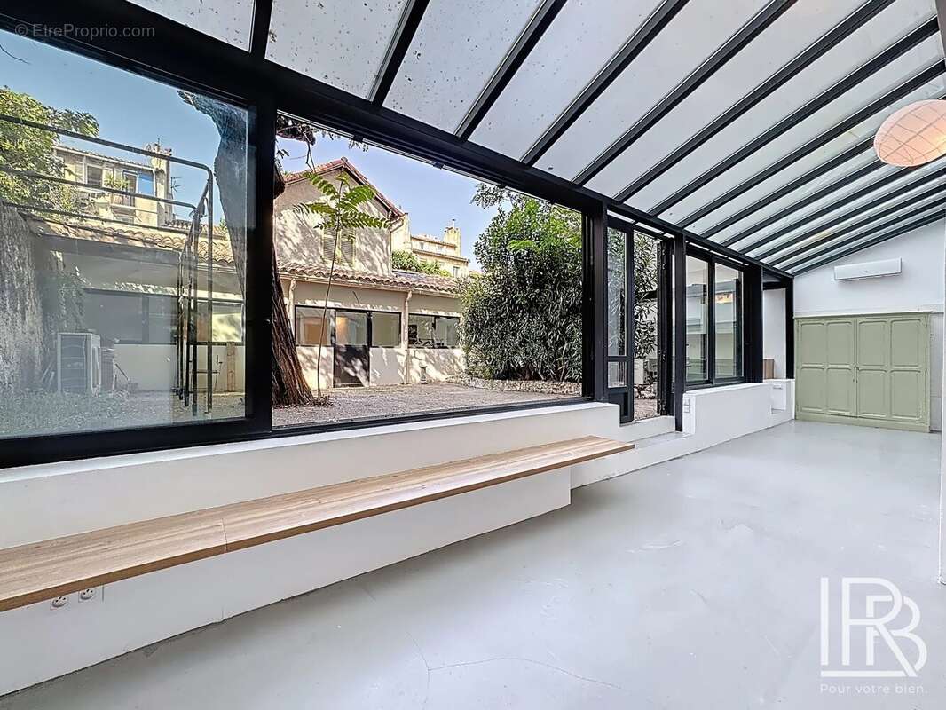 Appartement à MARSEILLE-1E