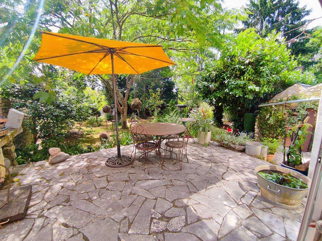 Maison à TOURNON-SAINT-PIERRE