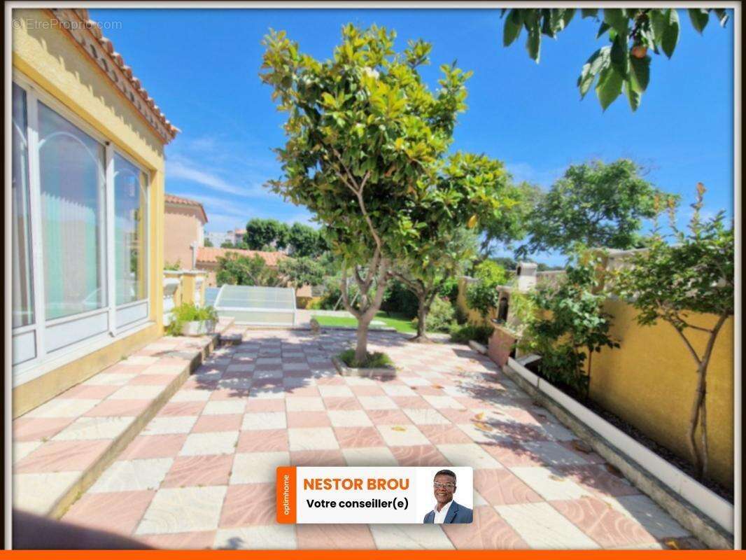 Maison avec piscine couverte, loggia, jardin paysager et potager – BALARUC LES BAINS (34) - photo 3