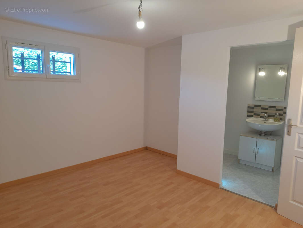 Pavillon 130m2 sur sous sol complet - photo 5