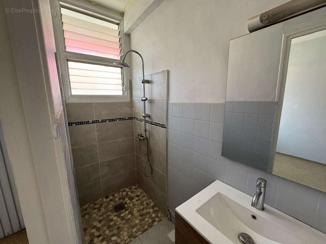 Appartement à CAPESTERRE-BELLE-EAU