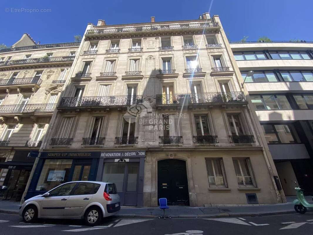 Appartement à PARIS-8E