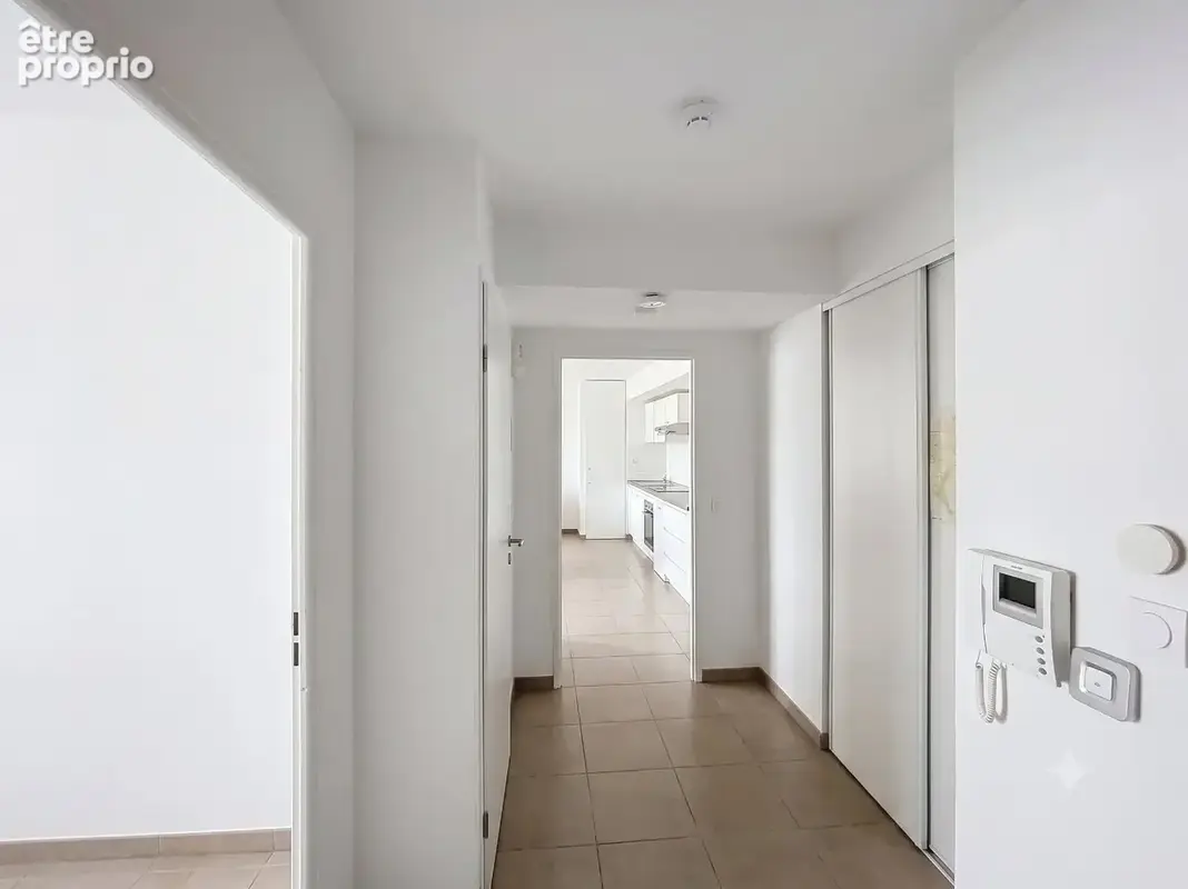 Appartement T3  Centre-ville Castanet-Tolosan  Résidence récente avec terrasse et parking double - photo 2