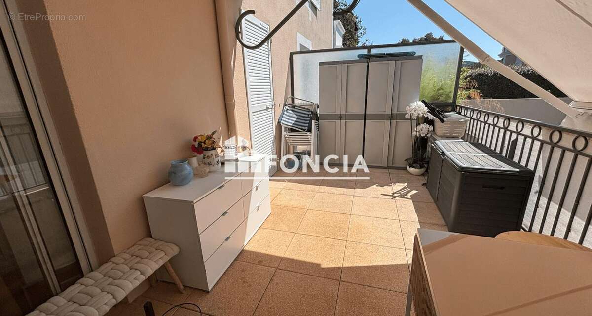 T2 avec grande terrasse residence recente - photo 2
