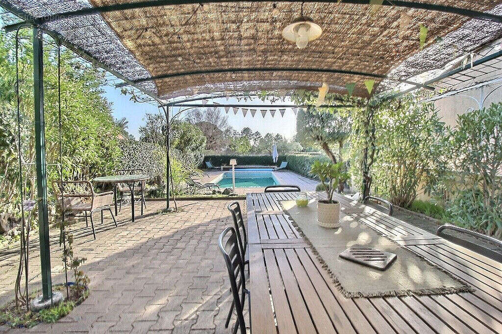 Maison à ROQUEBRUNE-SUR-ARGENS