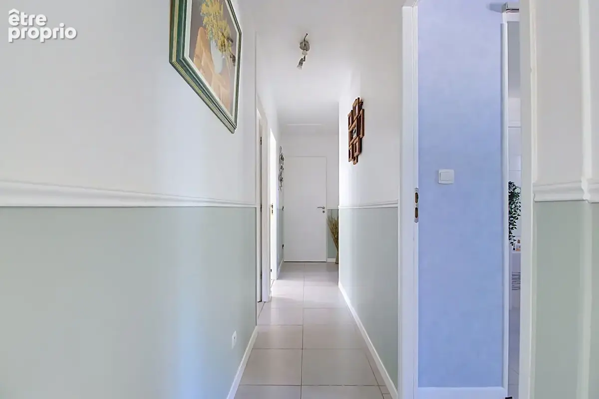 A VENDRE EN EXCLUSIVITÉ- Maison d'environ 120m2 à Vidauban- Terrain 1300m2,- piscine- cuisine d'été- garage - car port - photo 6