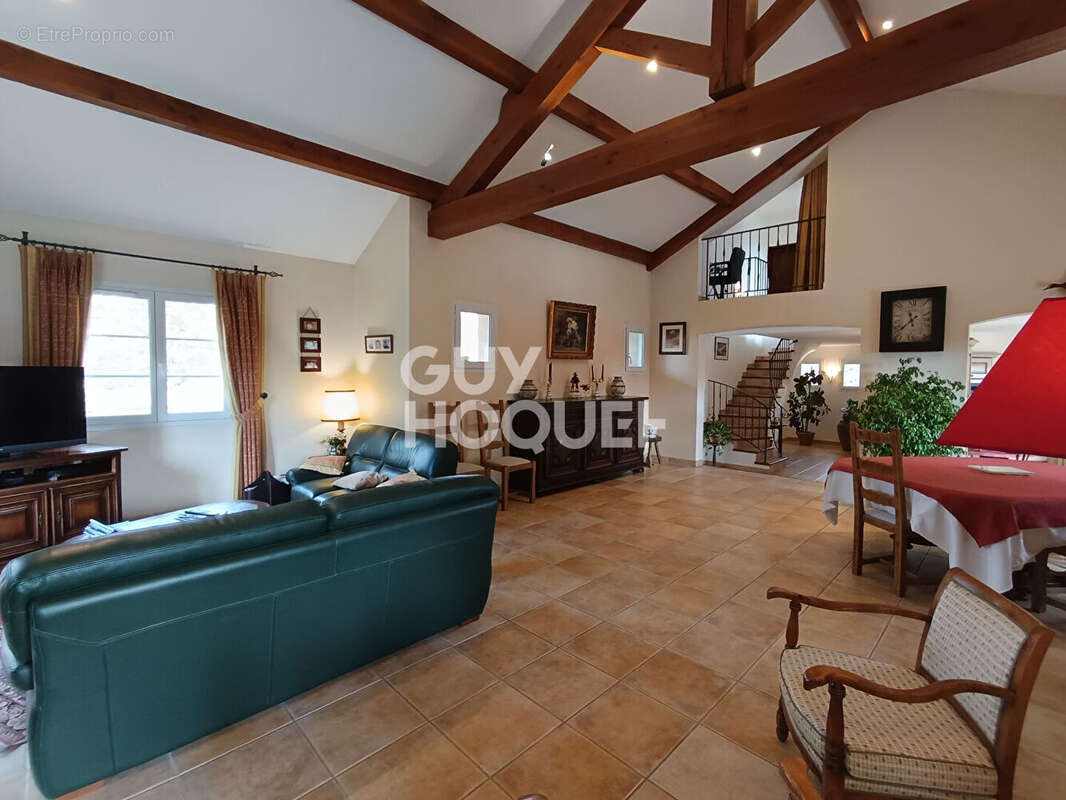 Maison à BOISSET-LES-MONTROND