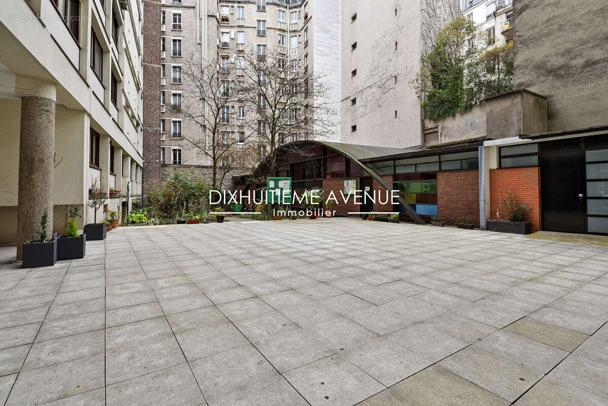 Appartement à PARIS-18E