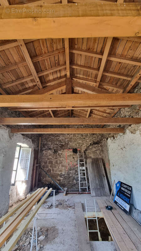 Maison à LE LAC-D&#039;ISSARLES