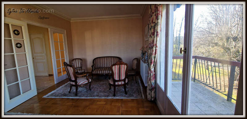 Maison à BAGE-LE-CHATEL