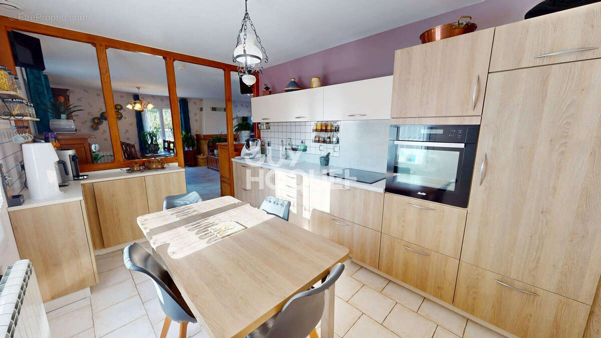 Maison à BRIIS-SOUS-FORGES