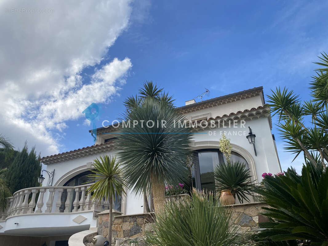 Maison à MANDELIEU-LA-NAPOULE
